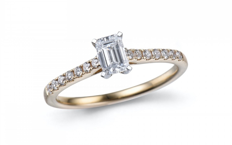 Solitair met Emerald Cut